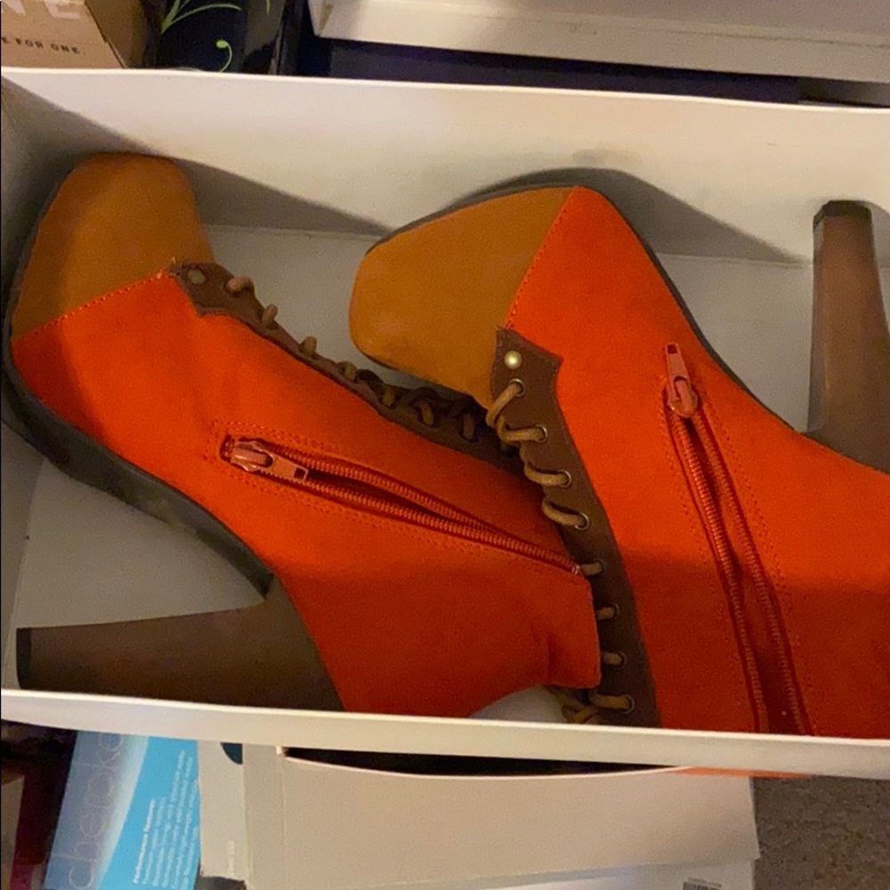 Shoe
